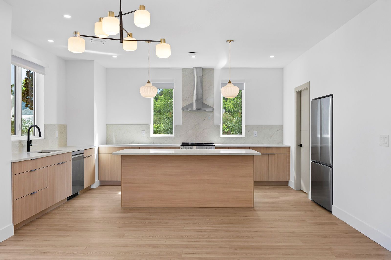 Kitchen with island and pendant lighting